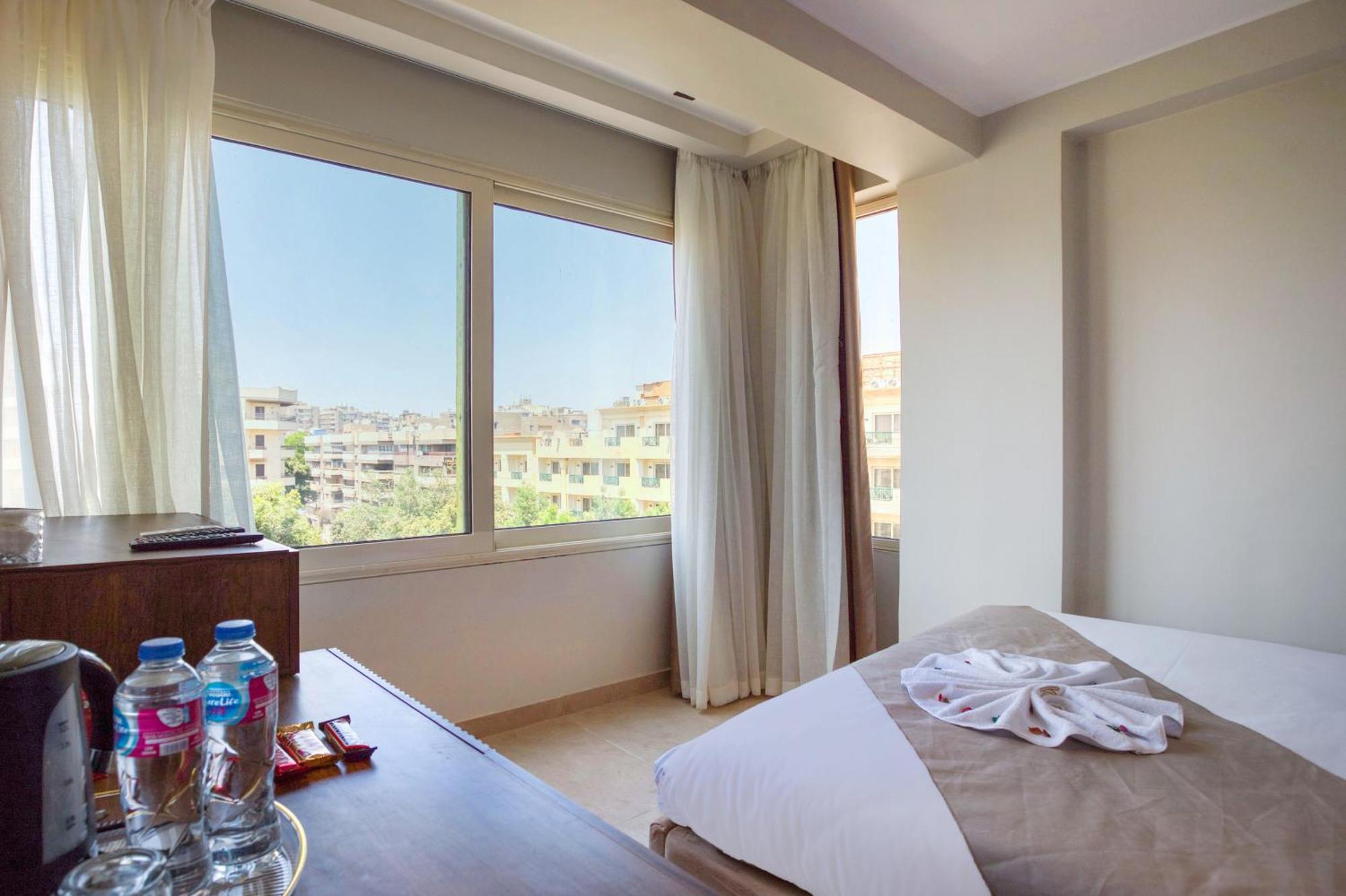 Gaia Pyramids Hotel Kafret el-Gabal Exterior foto