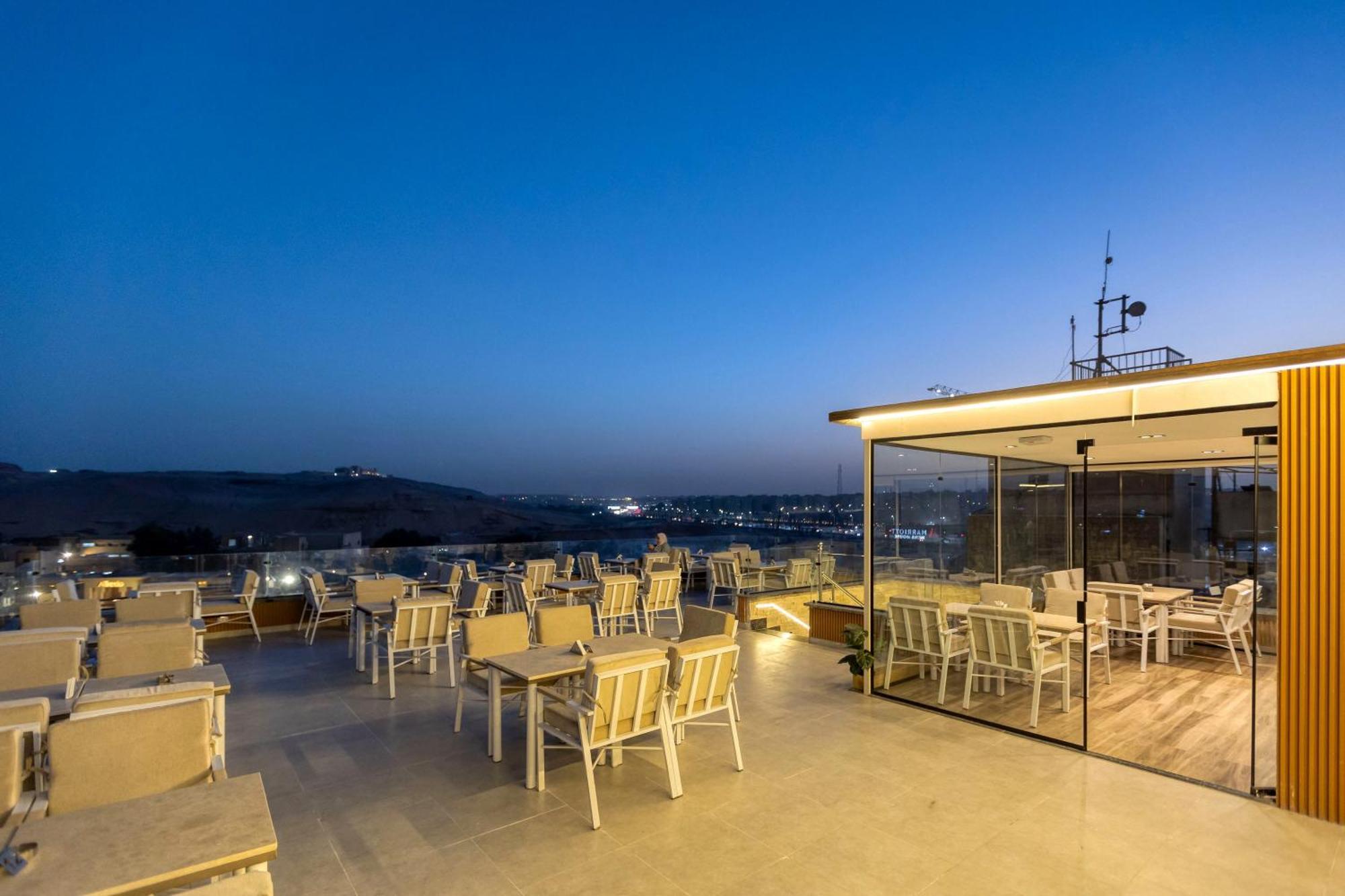 Gaia Pyramids Hotel Kafret el-Gabal Exterior foto